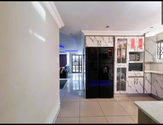 3 BEDROOM PROPERTY TO RENT IN MAHLASEDI PARK
